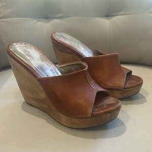 Bruno camel color wood wedge 5” heel size 9